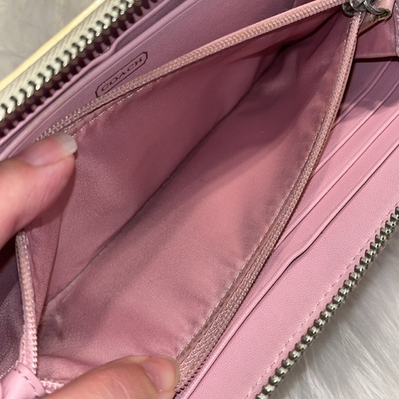 Coach Op Art Floral Appliqué Pink Canvas VTG wallet - Picture 14 of 15